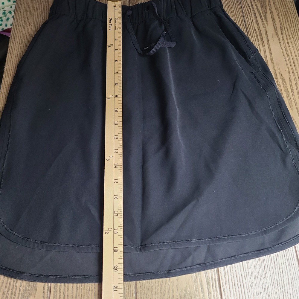 Lululemon On The‎ Fly Skirt Black Pull-On Elastic Waist Drawstring Athleisure 8 - Picture 9 of 9